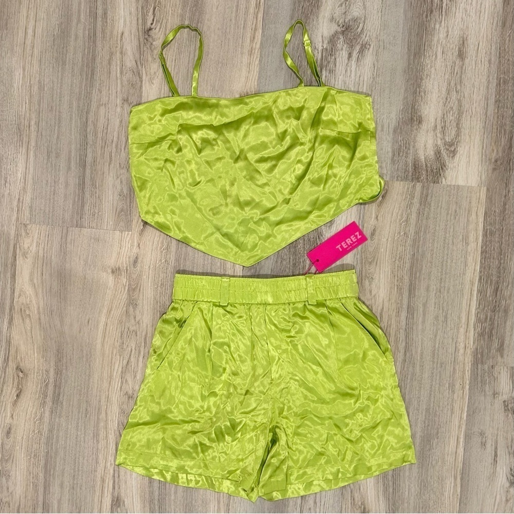 NWT Terez Green Satin 2-Piece Loungewear Set PullOn Shorts Scarf Tank Top Size S